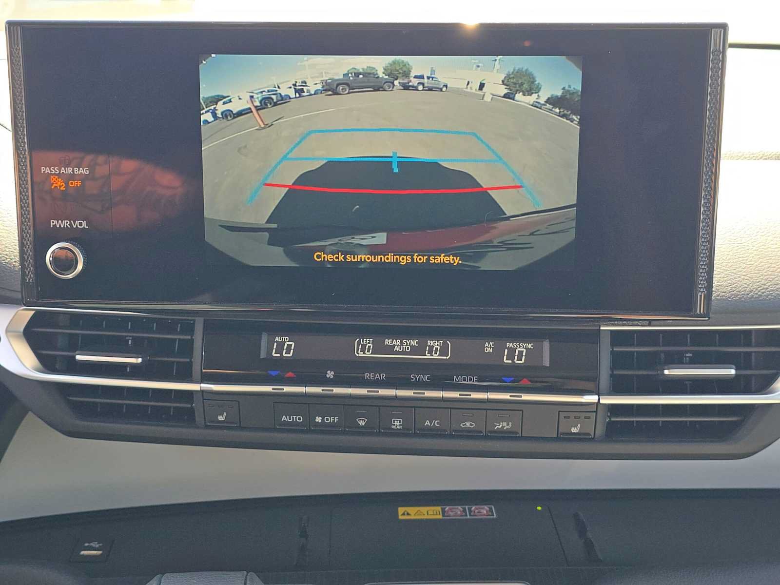 Certified 2026 Toyota Sienna XLE FWD image 30