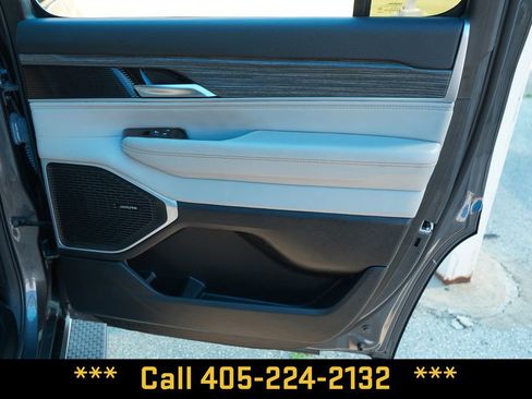 Used 2024 Jeep Wagoneer Series II w/ Flexible Seating Group RWD image 21