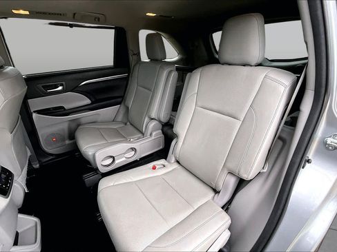 Used 2015 Toyota Highlander Limited FWD image 20