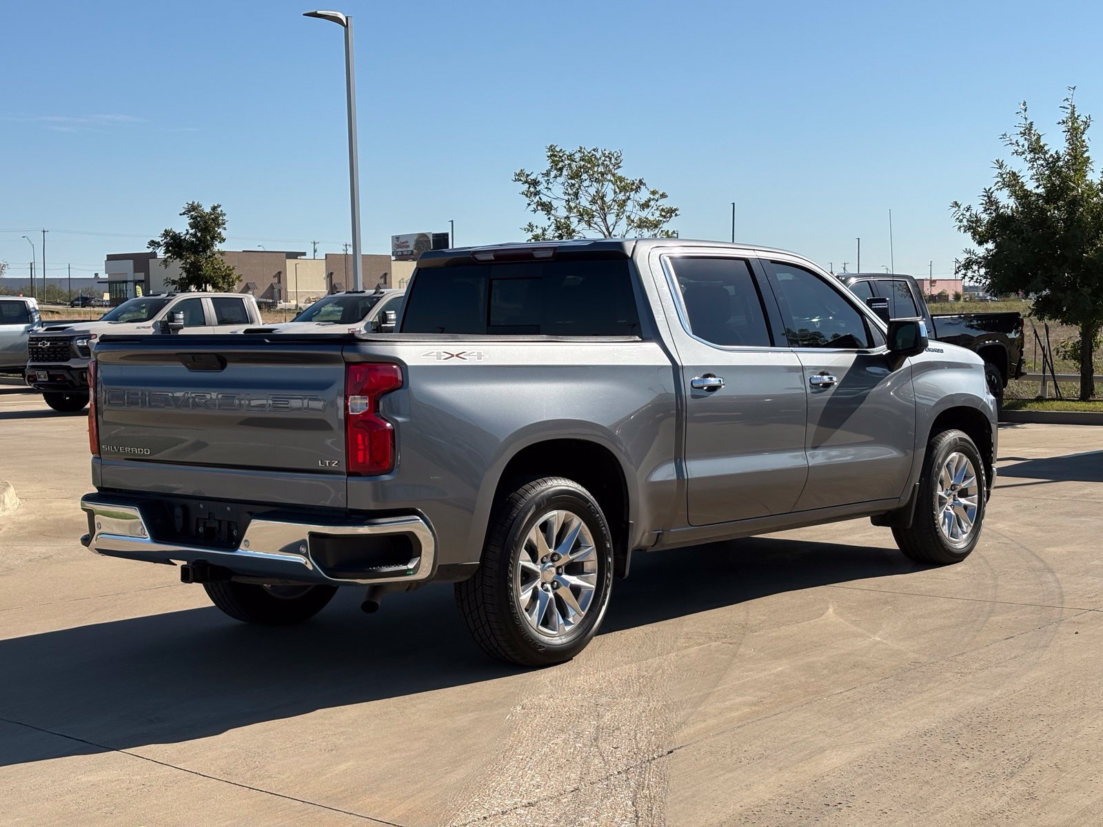 Certified 2020 Chevrolet Silverado 1500 LTZ w/ LTZ Premium Package AWD/4WD image 7