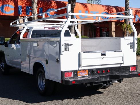 Used 2025 Chevrolet Silverado 3500 LT w/ Convenience Package image 8