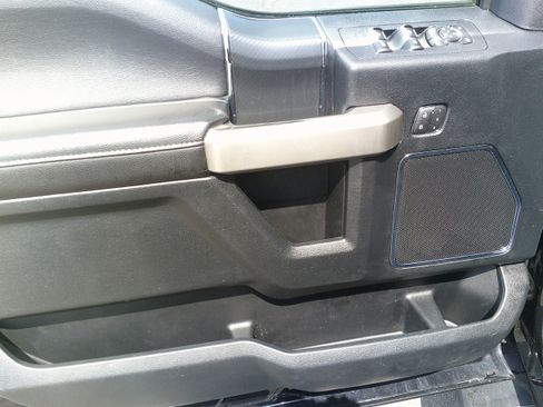 Used 2019 Ford F150 Lariat w/ Equipment Group 502A Luxury image 16