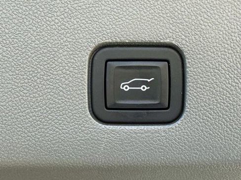 Used 2023 Cadillac XT6 Premium Luxury w/ Technology Package FWD image 13