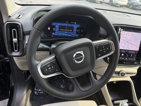 Certified 2023 Volvo XC40 B5 Plus w/ Protection Package Premier AWD/4WD image 18