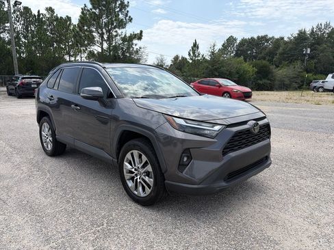 Used 2022 Toyota RAV4 XLE Premium FWD image 8
