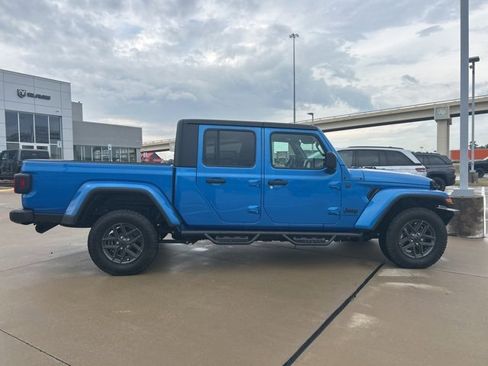 Used 2024 Jeep Gladiator Sport image 12