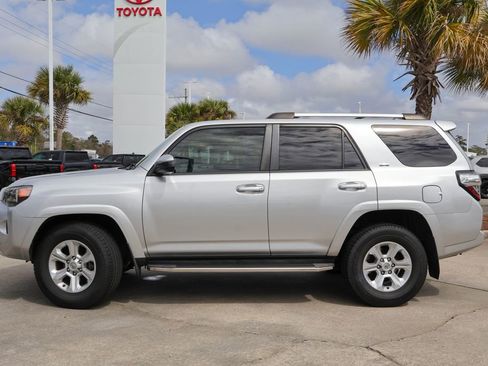 Used 2022 Toyota 4Runner SR5 image 24