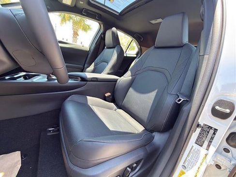 New 2026 Lexus UX 300h FWD image 16