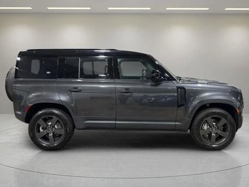 Used 2023 Land Rover Defender 110 SE AWD/4WD image 5