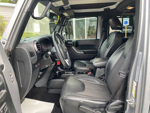 Used 2018 Jeep Wrangler Unlimited Sport AWD/4WD image 8