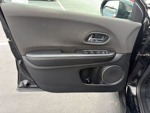 Used 2019 Honda HR-V EX image 13