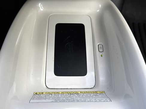 Used 2016 Toyota Prius Three Touring FWD image 23