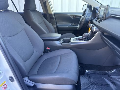 Used 2019 Toyota RAV4 LE w/ All Weather Liner Package AWD/4WD image 12