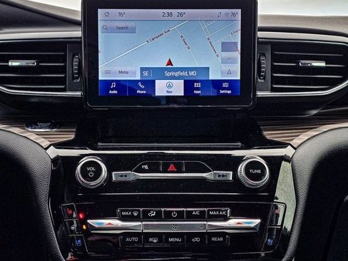 Used 2024 Ford Explorer Limited image 21