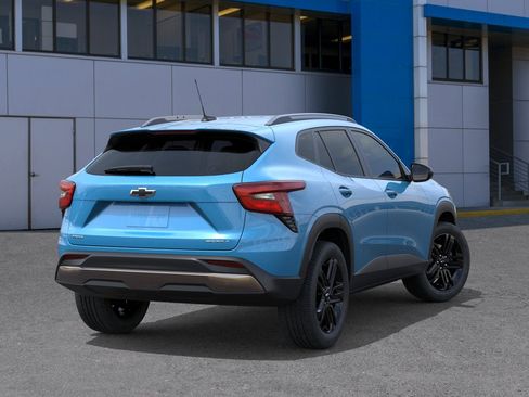 New 2026 Chevrolet Trax ACTIV w/ Sunroof Package FWD image 18