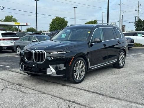 Used 2025 BMW X7 xDrive40i AWD/4WD image 3