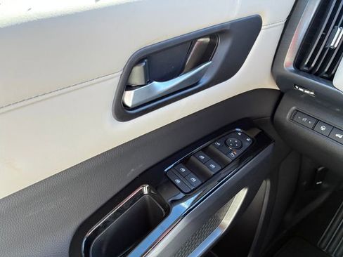 New 2026 Nissan Pathfinder SL image 18