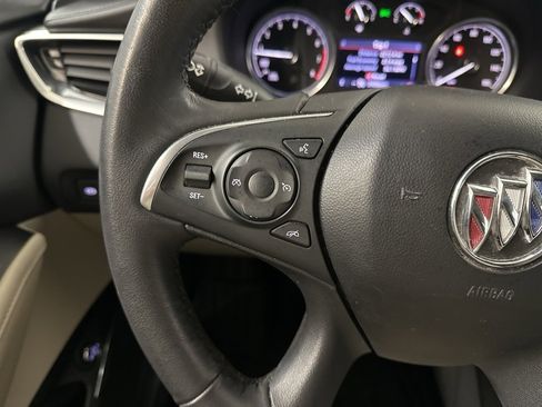 Used 2020 Buick Enclave Essence image 23