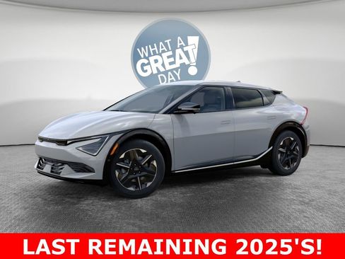 New 2025 Kia EV6 Wind AWD/4WD image 3