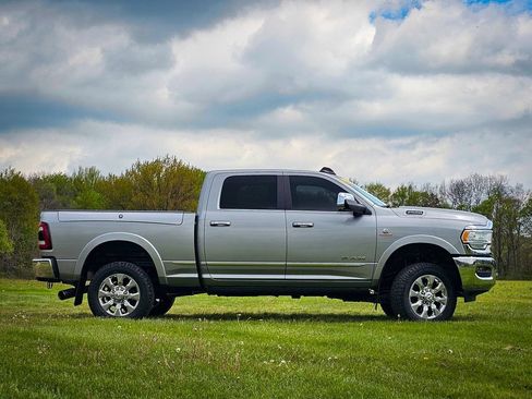 Used 2019 RAM 2500 Limited AWD/4WD image 2
