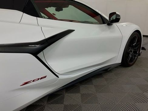Used 2023 Chevrolet Corvette Z06 w/ Z07 Performance Package image 7