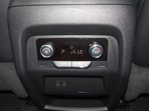 Used 2026 Chevrolet Traverse LT AWD/4WD image 22