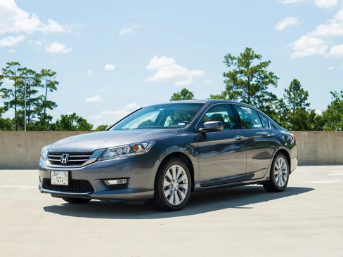 Used 2013 Honda Accord Touring image 4