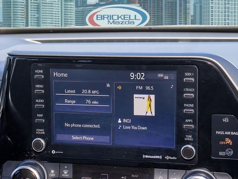 Used 2022 Toyota Highlander LE image 23