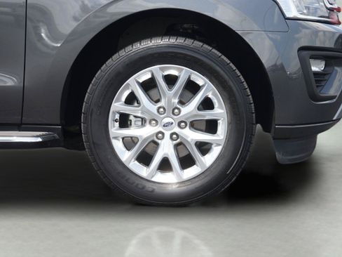 Used 2021 Ford Expedition XLT RWD image 4