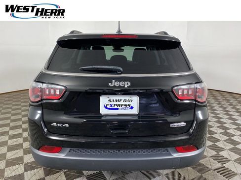 Used 2022 Jeep Compass Latitude w/ Convenience Group AWD/4WD image 18