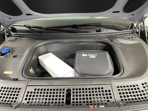 New 2026 Hyundai Ioniq 9 Calligraphy image 9