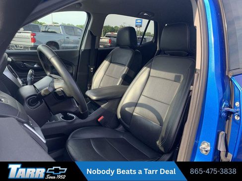 Used 2024 GMC Terrain SLT AWD/4WD image 13