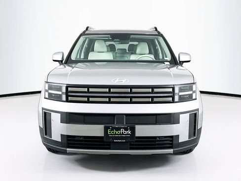 Used 2025 Hyundai Santa Fe SEL image 2