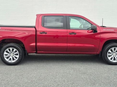 Used 2020 Chevrolet Silverado 1500 Custom w/ Custom Value Package AWD/4WD image 11