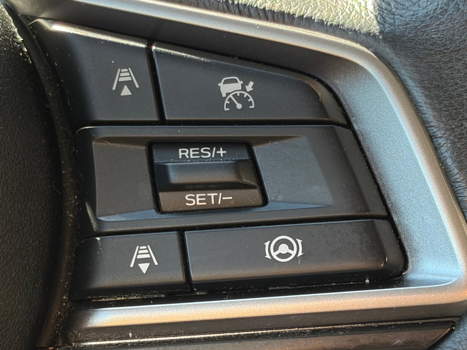 Used 2023 Subaru Ascent Limited w/ Technology Package AWD/4WD image 18
