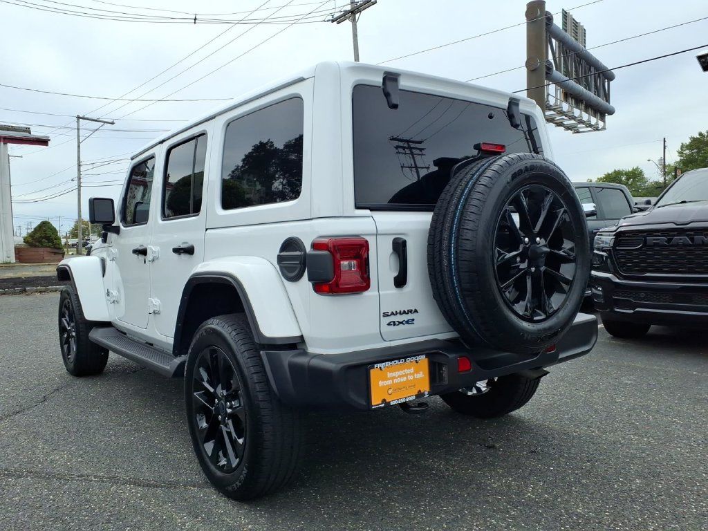 Certified 2025 Jeep Wrangler Unlimited Sahara AWD/4WD image 21