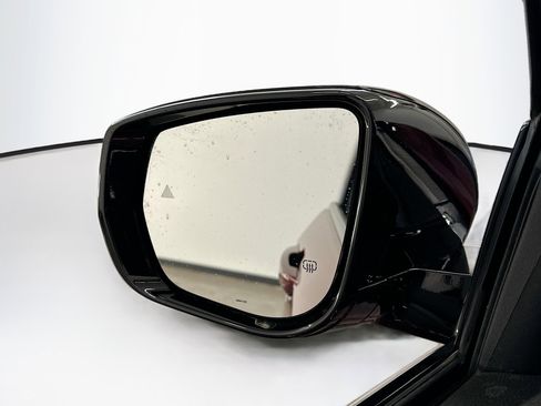 Used 2023 Jeep Grand Cherokee Limited image 16