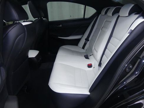 Used 2022 Lexus IS 500 image 4