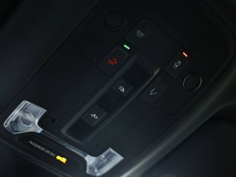 Certified 2025 Audi Q3 2.0T Premium w/ Convenience Package image 40