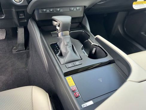 Used 2024 Lexus ES 300h w/ Premium Package FWD image 21