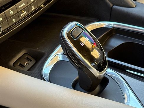 Used 2019 Buick Enclave Essence image 28