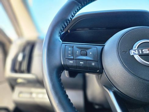 Used 2024 Nissan Pathfinder SL image 25