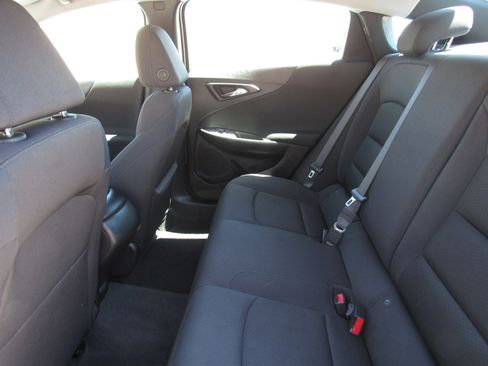 Used 2025 Chevrolet Malibu LS FWD image 12