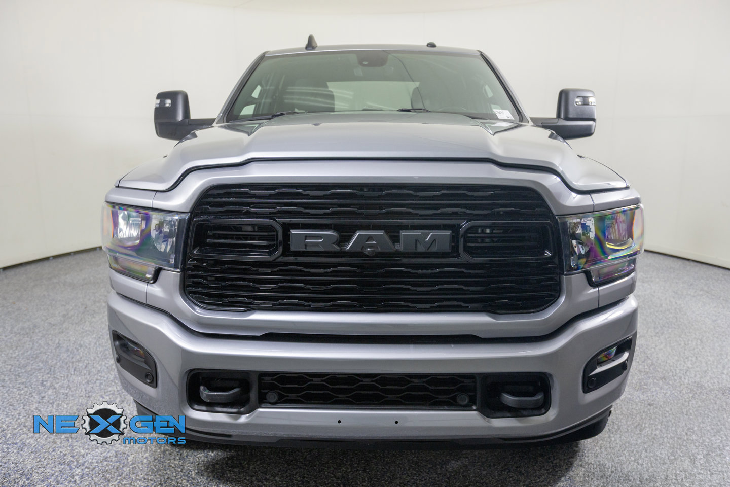 Used 2024 RAM 2500 Big Horn w/ Night Edition AWD/4WD image 3