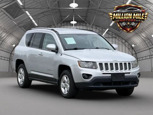 Used 2014 Jeep Compass Latitude w/ Sun/Sound Group FWD image 1