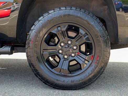 Used 2019 Chevrolet Tahoe LS w/ Enhanced Driver Alert Package AWD/4WD image 14