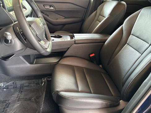 Used 2026 Nissan Rogue SL FWD image 29