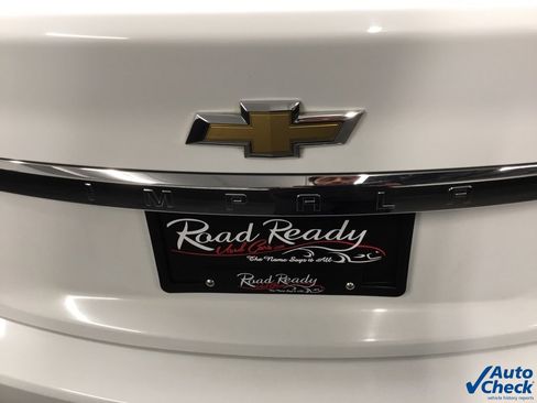 Used 2016 Chevrolet Impala LT w/ Convenience Package image 13