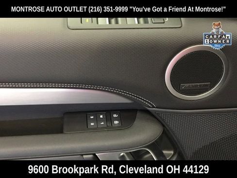 Used 2024 Land Rover Discovery Dynamic SE image 12