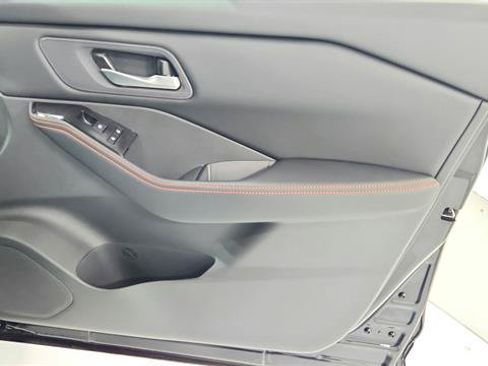 Certified 2025 Nissan Rogue SV AWD/4WD image 24